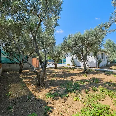 Villa.igan Szálloda *